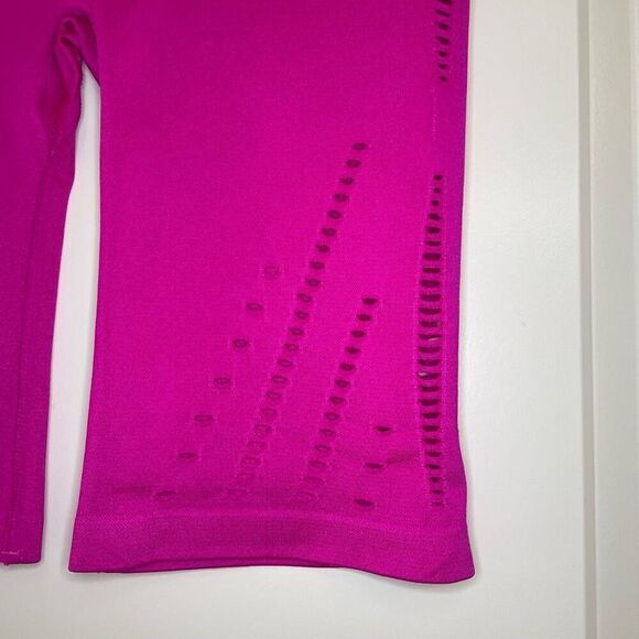 Victoria Sport Pink Barbiecore Biker Shorts size Medium - Picture 3 of 12